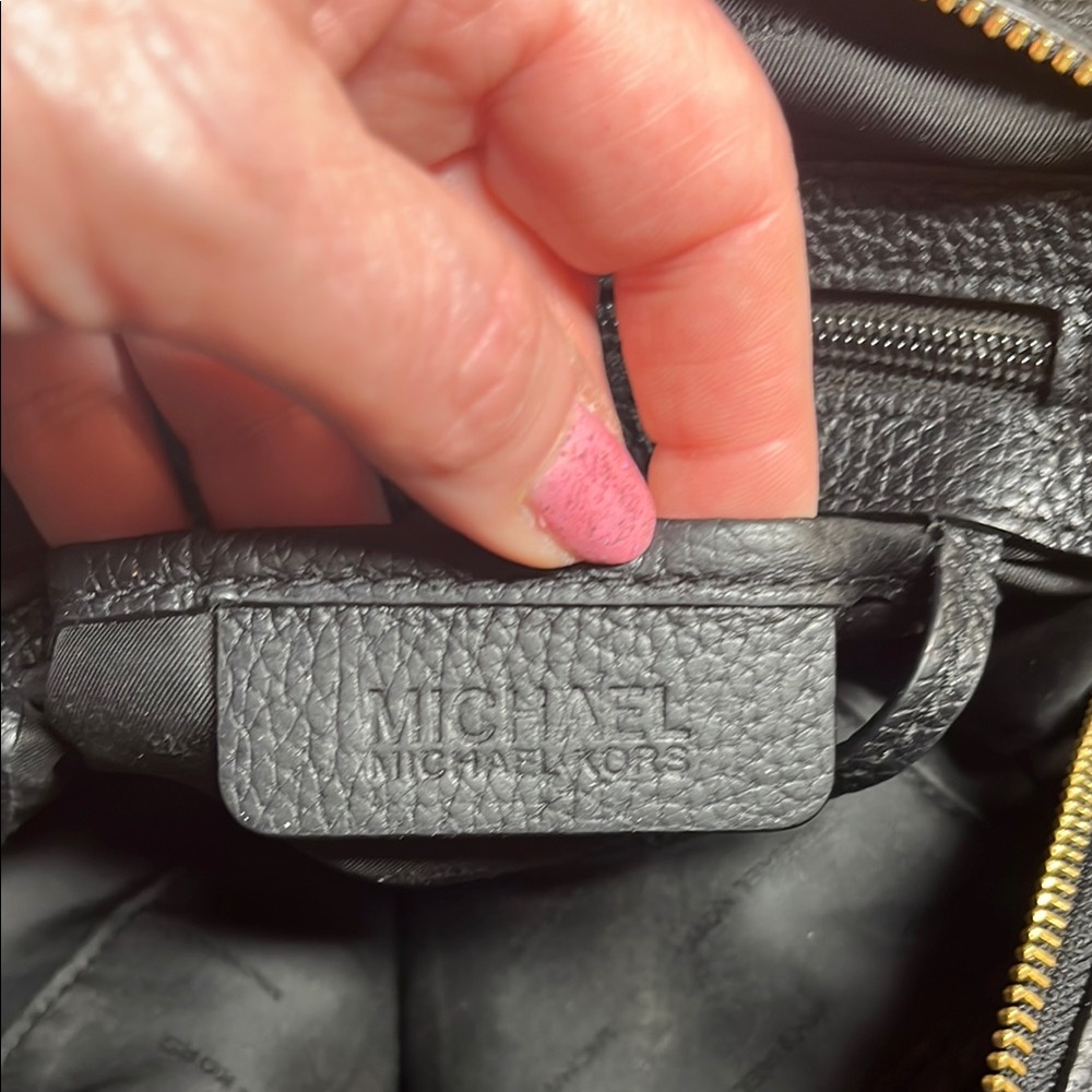 Michael Kors Black Hobo Bag Sleek Leather Design - Picture 7 of 13